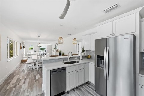 Villa ou maison à vendre à Anna Maria, Floride: 2 chambres, 123.75 m2 № 2148125 - photo 22