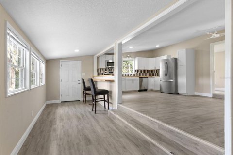 Villa ou maison à vendre à Ocklawaha, Floride: 3 chambres, 130.06 m2 № 1916355 - photo 5