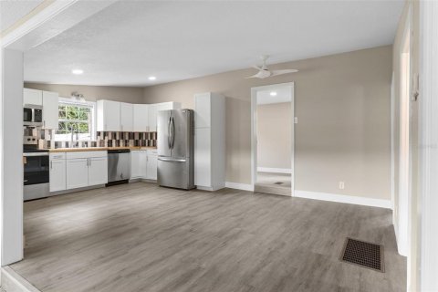Villa ou maison à vendre à Ocklawaha, Floride: 3 chambres, 130.06 m2 № 1916355 - photo 11