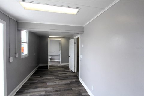 Immobilier commercial à vendre à Zephyrhills, Floride № 1570441 - photo 5