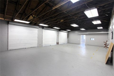 Immobilier commercial à vendre à Zephyrhills, Floride № 1570441 - photo 7