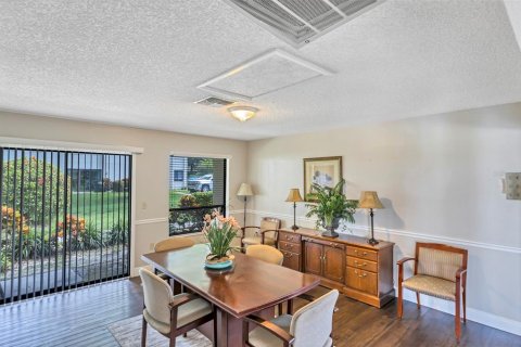 Condo in Winter Haven, Florida, 2 bedrooms  № 1846559 - photo 6