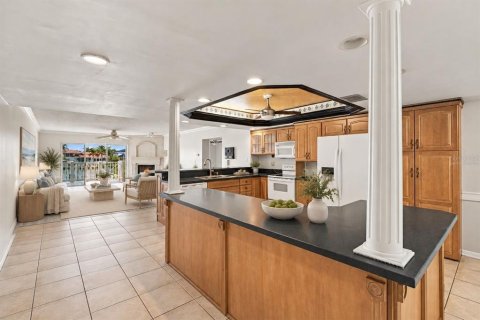 Copropriété à vendre à Tierra Verde, Floride: 2 chambres, 153.75 m2 № 2403245 - photo 10