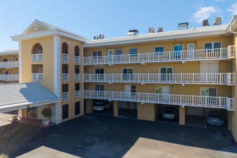 Copropriété à vendre à Tierra Verde, Floride: 2 chambres, 153.75 m2 № 2403245 - photo 2
