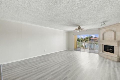 Copropriété à vendre à Tierra Verde, Floride: 2 chambres, 153.75 m2 № 2403245 - photo 9