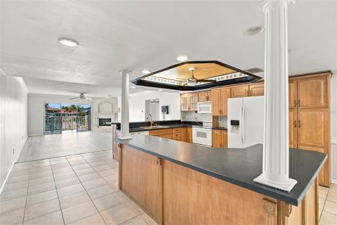 Copropriété à vendre à Tierra Verde, Floride: 2 chambres, 153.75 m2 № 2403245 - photo 11