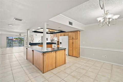 Copropriété à vendre à Tierra Verde, Floride: 2 chambres, 153.75 m2 № 2403245 - photo 13