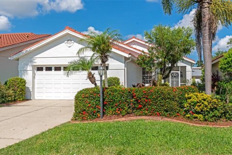 House in Sarasota, Florida 2 bedrooms, 135.17 sq.m. № 1829408 - photo 3
