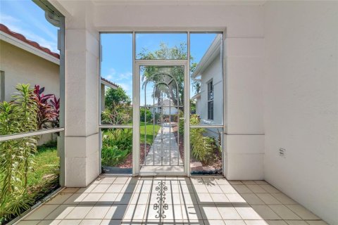 House in Sarasota, Florida 2 bedrooms, 135.17 sq.m. № 1829408 - photo 5