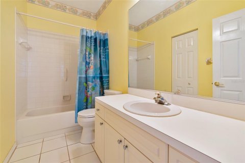 House in Sarasota, Florida 2 bedrooms, 135.17 sq.m. № 1829408 - photo 25