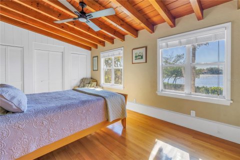 House in Saint Petersburg, Florida 3 bedrooms, 272.02 sq.m. № 1720139 - photo 29