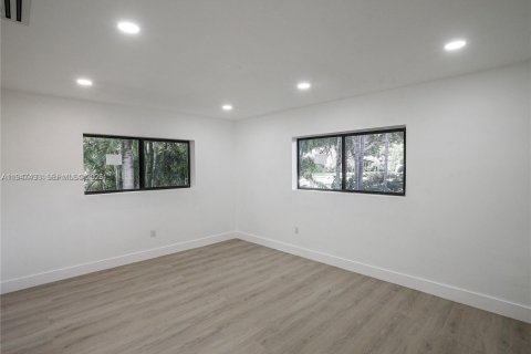 House in Miami Shores, Florida 3 bedrooms, 177.26 sq.m. № 2003396 - photo 18