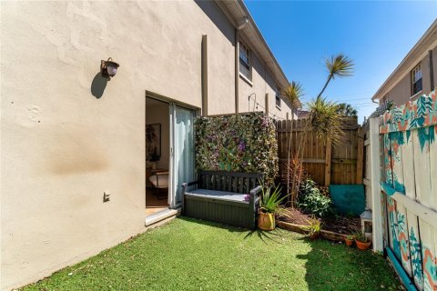 Adosado en venta en Tampa, Florida, 2 dormitorios, 104.24 m2 № 1840370 - foto 14