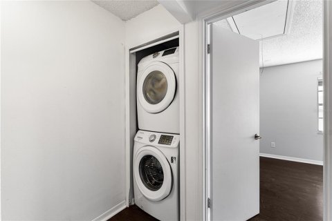 Adosado en venta en Tampa, Florida, 2 dormitorios, 104.24 m2 № 1840370 - foto 8