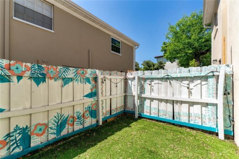 Adosado en venta en Tampa, Florida, 2 dormitorios, 104.24 m2 № 1840370 - foto 15