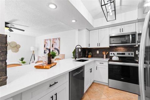 Adosado en venta en Tampa, Florida, 2 dormitorios, 104.24 m2 № 1840370 - foto 26