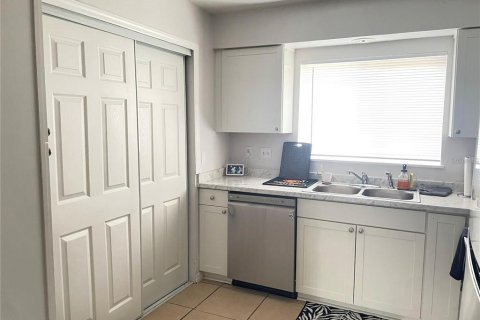 Condominio en alquiler en Orlando, Florida, 2 dormitorios, 112.23 m2 № 1888703 - foto 9