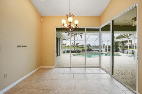 House in Punta Gorda, Florida 3 bedrooms, 242.01 sq.m. № 1910895 - photo 13