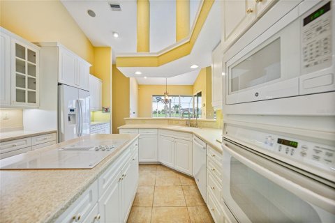 House in Punta Gorda, Florida 3 bedrooms, 242.01 sq.m. № 1910895 - photo 18