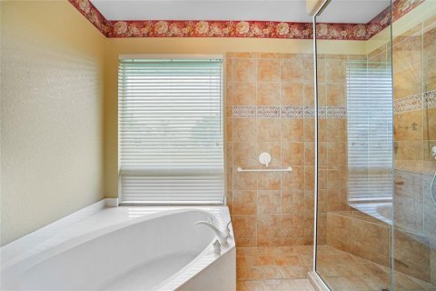 House in Punta Gorda, Florida 3 bedrooms, 242.01 sq.m. № 1910895 - photo 25