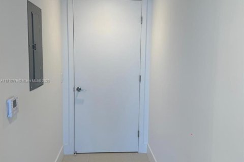 Condo in Miami, Florida, 3 bedrooms  № 1753085 - photo 8