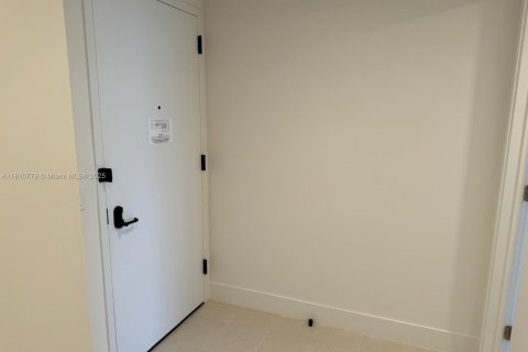 Condo in Miami, Florida, 3 bedrooms  № 1753085 - photo 4