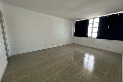 Copropriété à vendre à Hallandale Beach, Floride: 1 chambre, 72.46 m2 № 1942531 - photo 8