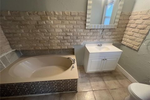 Apartment in Saint Petersburg, Florida 2 bedrooms, 83.61 sq.m. № 1905060 - photo 6