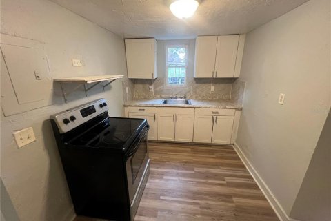 Apartment in Saint Petersburg, Florida 2 bedrooms, 83.61 sq.m. № 1905060 - photo 3