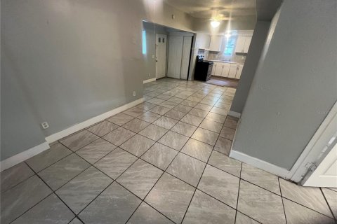 Apartment in Saint Petersburg, Florida 2 bedrooms, 83.61 sq.m. № 1905060 - photo 4
