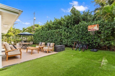 Casa en venta en Miami, Florida, 4 dormitorios, 194.91 m2 № 2000494 - foto 21