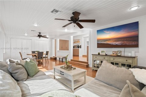 Casa en venta en Miami, Florida, 4 dormitorios, 194.91 m2 № 2000494 - foto 16