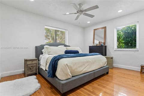Casa en venta en Miami, Florida, 4 dormitorios, 194.91 m2 № 2000494 - foto 17