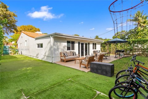 Casa en venta en Miami, Florida, 4 dormitorios, 194.91 m2 № 2000494 - foto 23