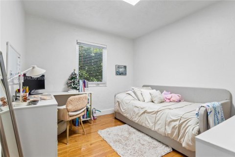 Casa en venta en Miami, Florida, 4 dormitorios, 194.91 m2 № 2000494 - foto 18