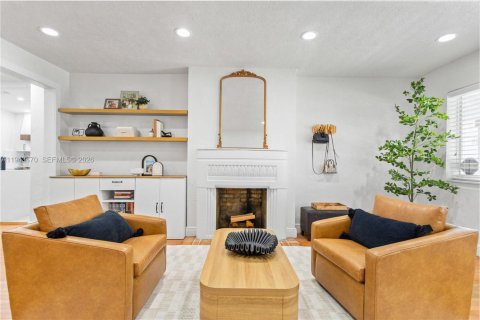 Casa en venta en Miami, Florida, 4 dormitorios, 194.91 m2 № 2000494 - foto 2