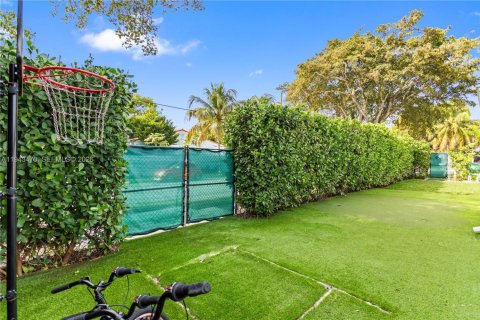 Casa en venta en Miami, Florida, 4 dormitorios, 194.91 m2 № 2000494 - foto 24