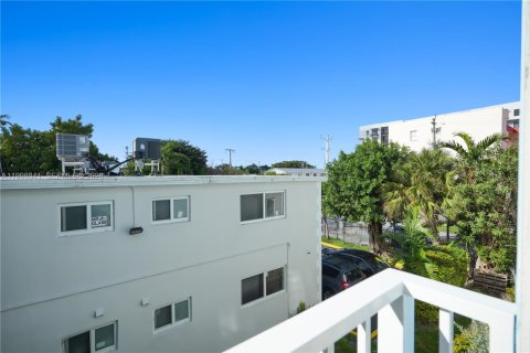 Apartamento en alquiler en Miami, Florida, 1 dormitorio, 38.09 m2 № 2060914 - foto 6