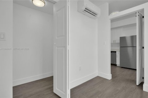 Apartamento en alquiler en Miami, Florida, 1 dormitorio, 38.09 m2 № 2060914 - foto 11