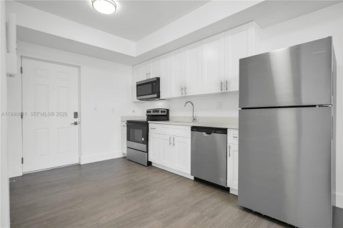 Apartamento en alquiler en Miami, Florida, 1 dormitorio, 38.09 m2 № 2060914 - foto 8