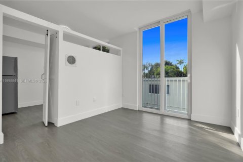 Apartamento en alquiler en Miami, Florida, 1 dormitorio, 38.09 m2 № 2060914 - foto 7