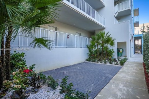 Apartamento en alquiler en Miami, Florida, 1 dormitorio, 38.09 m2 № 2060914 - foto 14