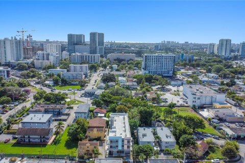 Apartamento en alquiler en Miami, Florida, 1 dormitorio, 38.09 m2 № 2060914 - foto 15