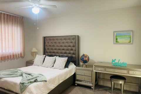Condo in Boynton Beach, Florida, 2 bedrooms № 2246353 - photo 5