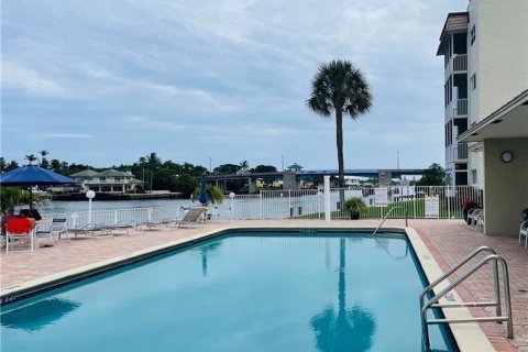 Condo in Boynton Beach, Florida, 2 bedrooms № 2246353 - photo 17