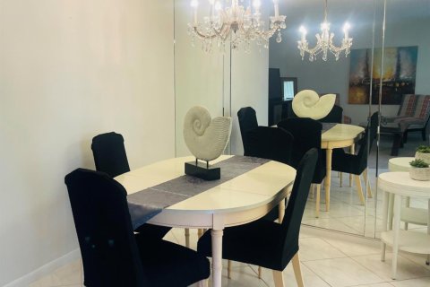 Condo in Boynton Beach, Florida, 2 bedrooms № 2246353 - photo 4