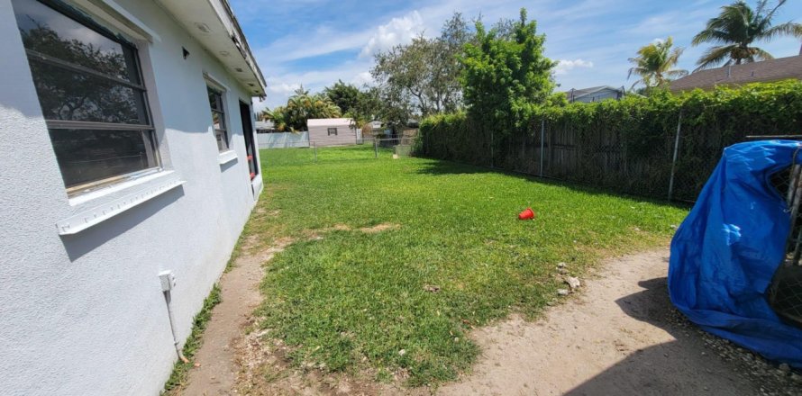 Casa en Miami, Florida 3 dormitorios, 154.78 m2 № 1117896