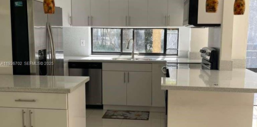 Condominio en Sunny Isles Beach, Florida, 1 dormitorio  № 1986589