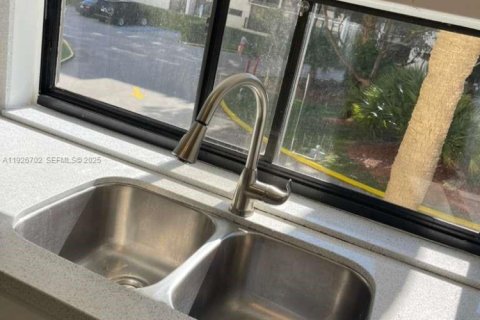 Condominio en alquiler en Sunny Isles Beach, Florida, 1 dormitorio, 71.26 m2 № 1986589 - foto 5