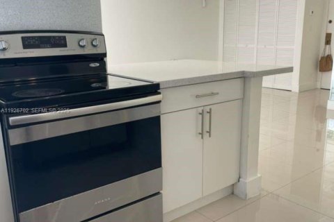 Condominio en alquiler en Sunny Isles Beach, Florida, 1 dormitorio, 71.26 m2 № 1986589 - foto 9